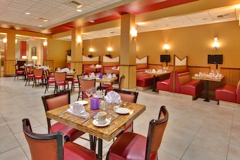 Holiday Inn & Suites Bakersfield By Ihg,California>>Bakersfield,3 star