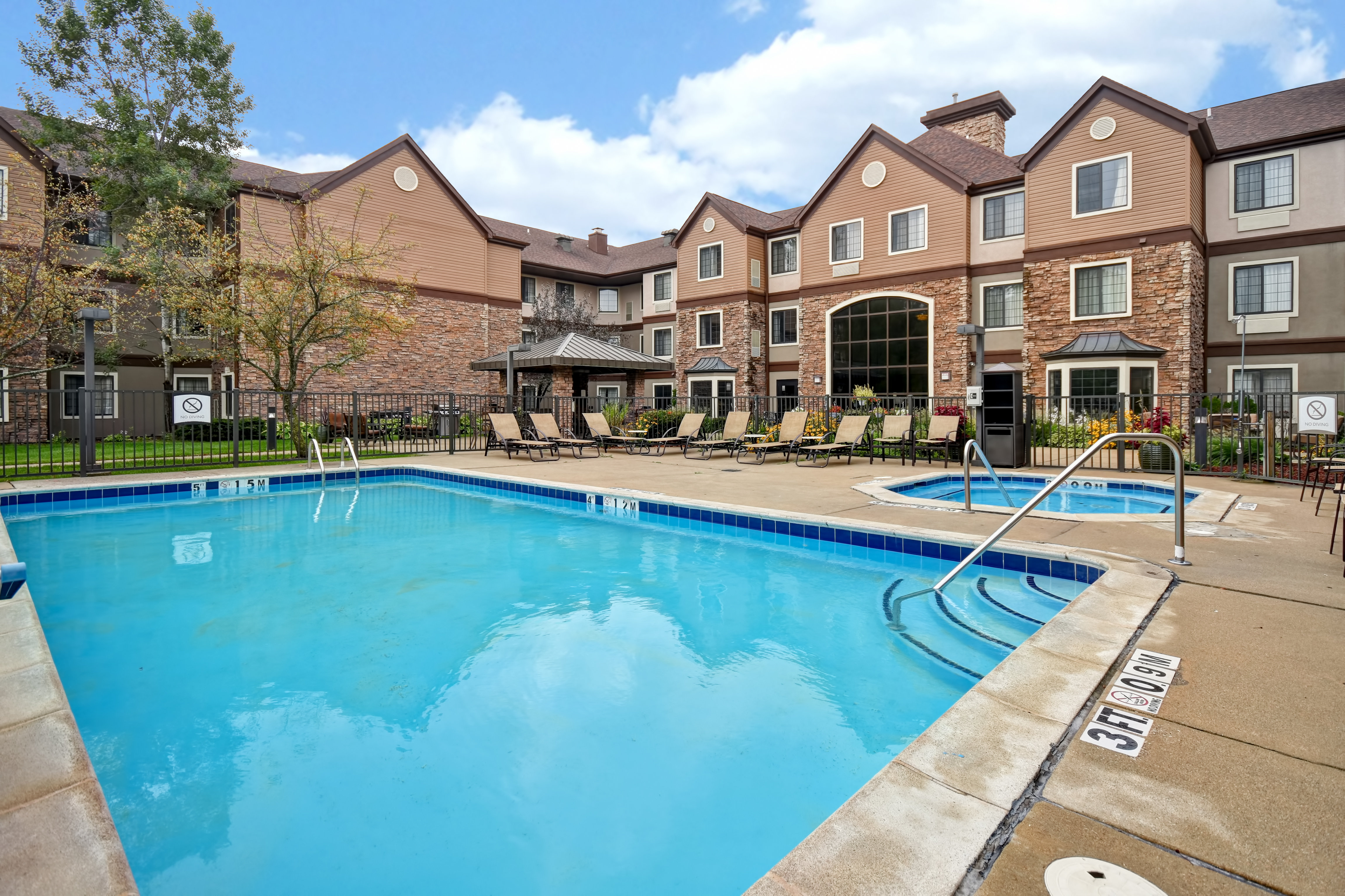staybridge suites grand rapids kentwood by ihg
