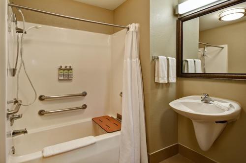 staybridge suites grand rapids kentwood by ihg