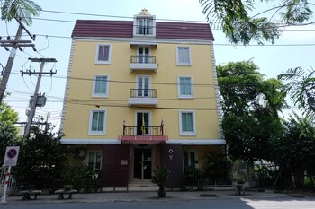 pop 75429 101 place navanakorn