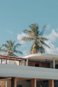 boni beach hotel and restaurant