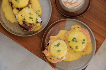 boni beach hotel and restaurant