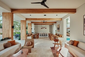 boni beach hotel and restaurant