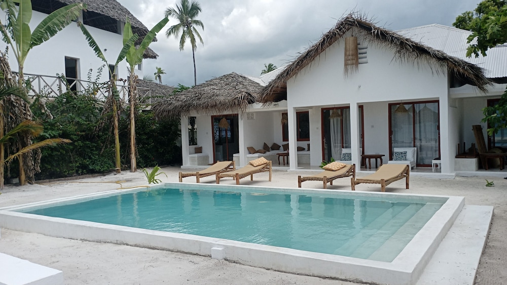 coral bay zanzibar
