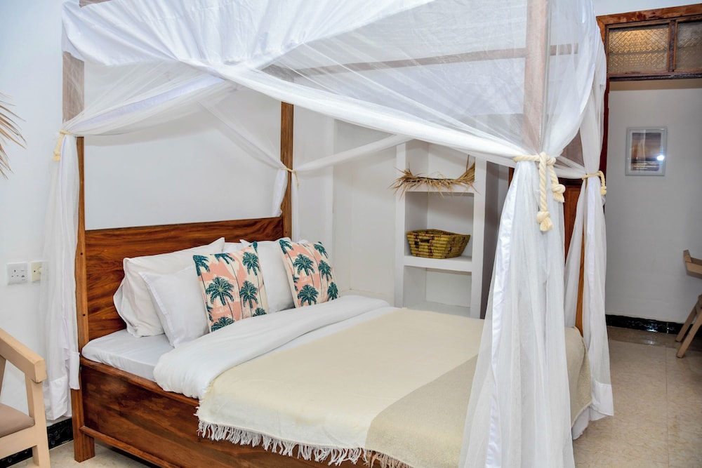 coral bay zanzibar