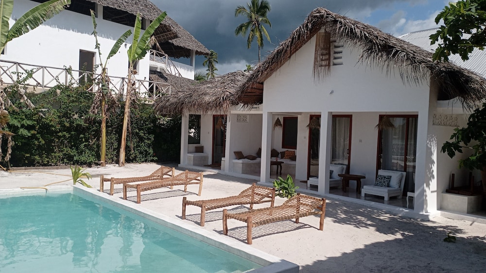 coral bay zanzibar