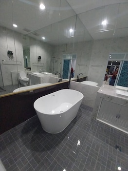 tuscany hotel by skypark