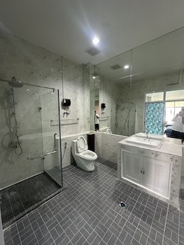 tuscany hotel by skypark