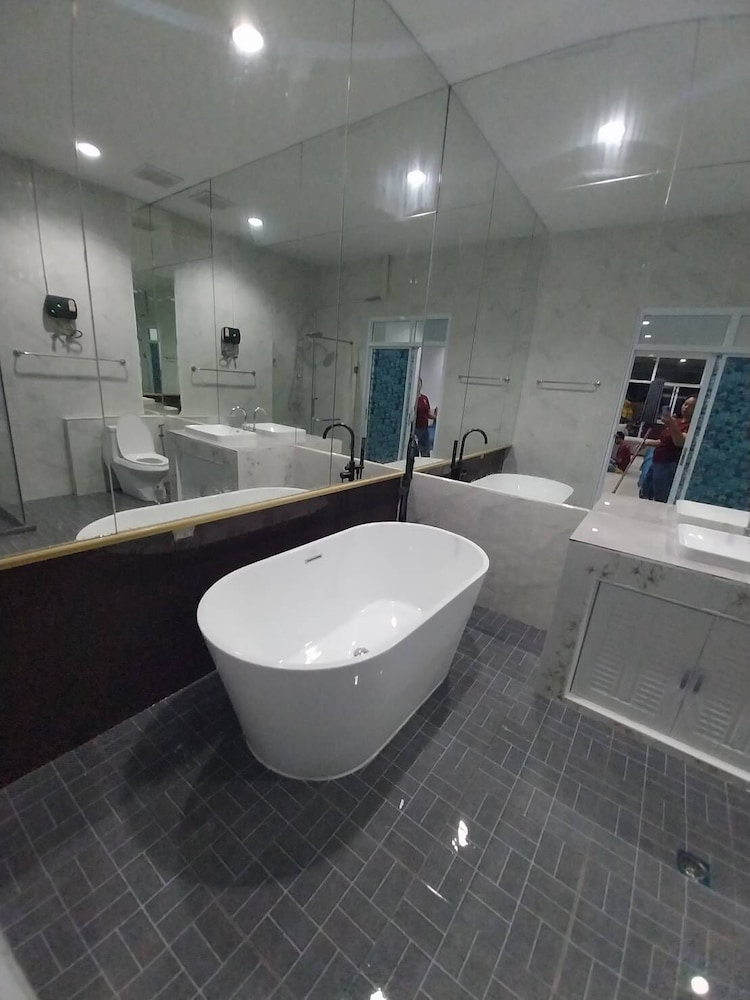 tuscany hotel by skypark