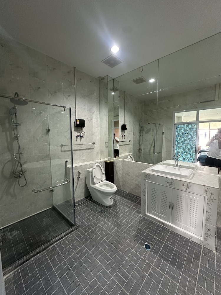 tuscany hotel by skypark