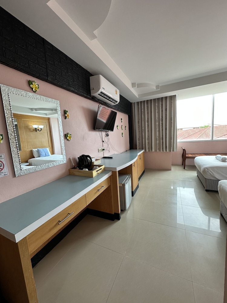 tuscany hotel by skypark