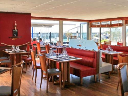 ibis granville port de plaisance