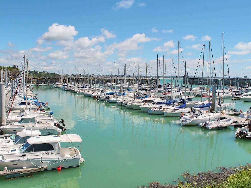 Ibis Granville Port De Plaisance,Granville>>Donville-Les-Bains,3 star