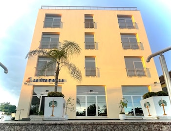 la vita e bella hotel ristorante