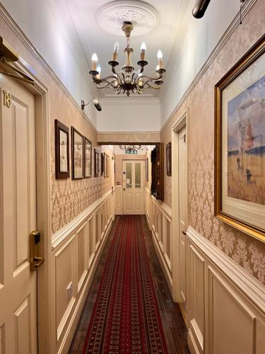 the mountford hotel free parking