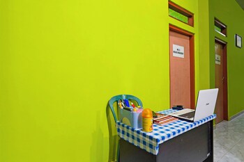 spot on 92786 homestay barokah