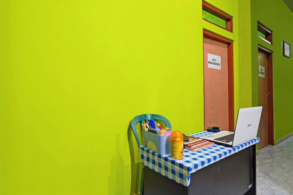spot on 92786 homestay barokah
