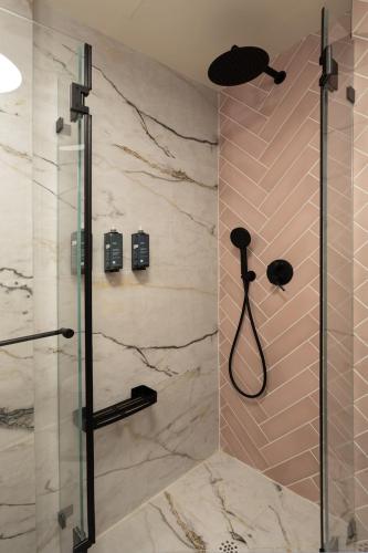 de sheinkin suites