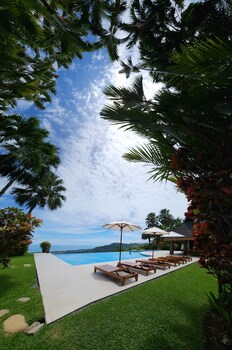 lamangata luxury surf resort
