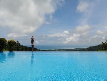 lamangata luxury surf resort