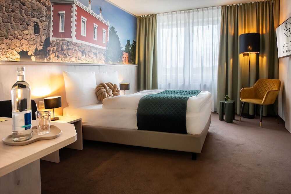 hotel restaurant elbebrucke