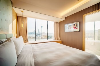 yoho treasure island hotel