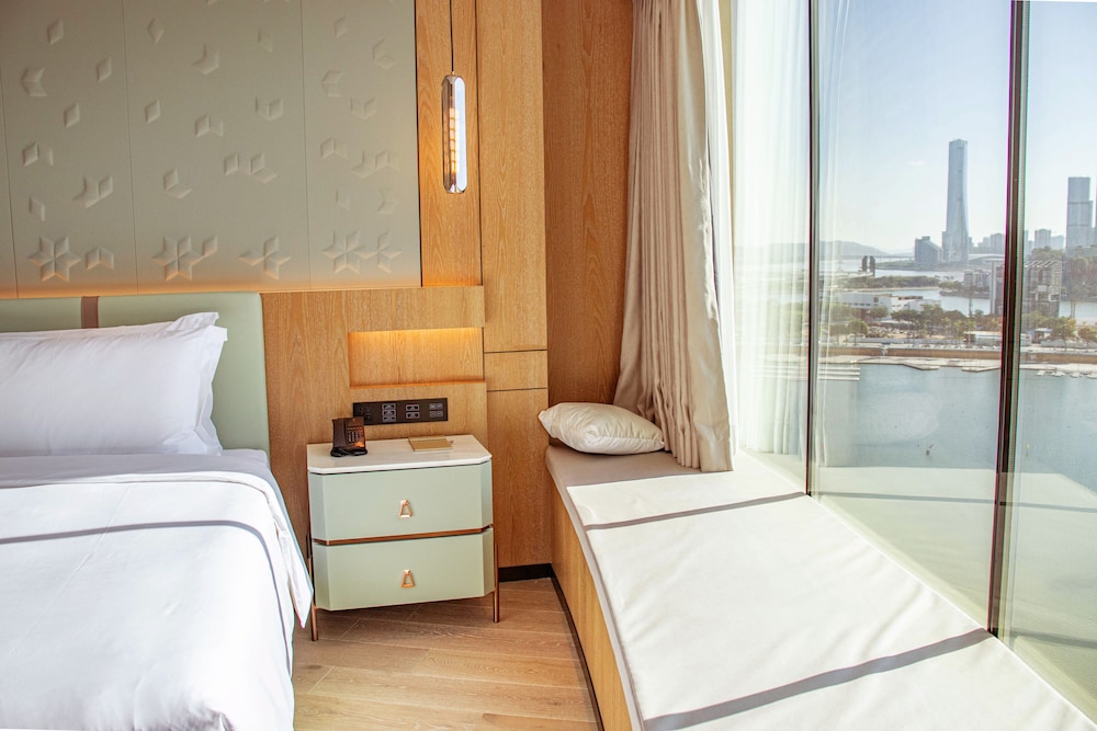 yoho treasure island hotel