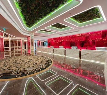 yoho treasure island hotel
