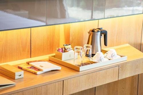 yoho treasure island hotel