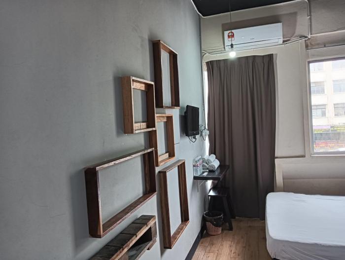 oyo 90863 hi inn 2