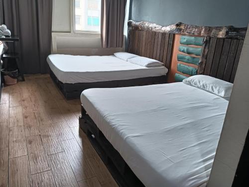 oyo 90863 hi inn 2
