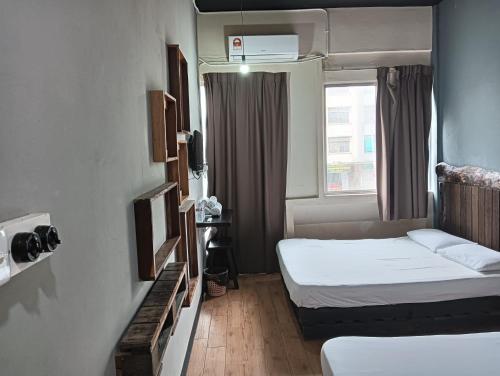 oyo 90863 hi inn 2