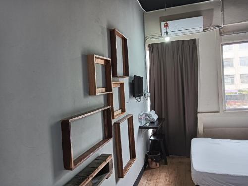 oyo 90863 hi inn 2