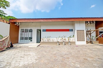 spot on 92531 pacar guesthouse