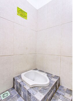 spot on 92531 pacar guesthouse