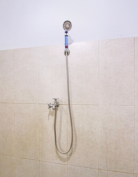 spot on 92531 pacar guesthouse