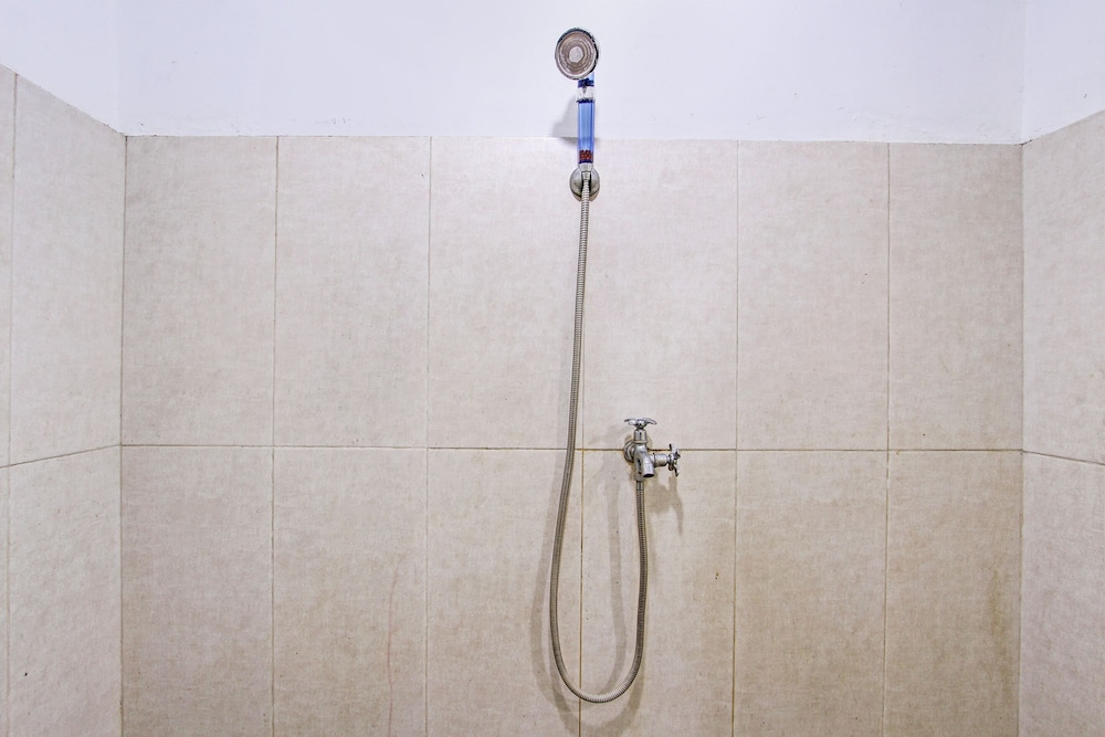 spot on 92531 pacar guesthouse