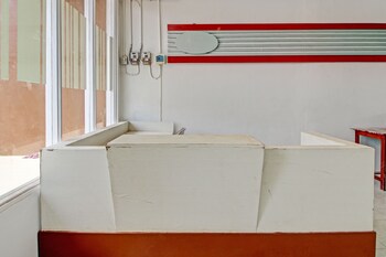 spot on 92531 pacar guesthouse