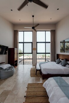 totem beach club