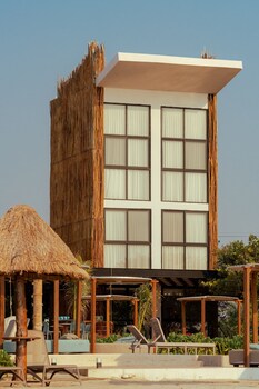 totem beach club