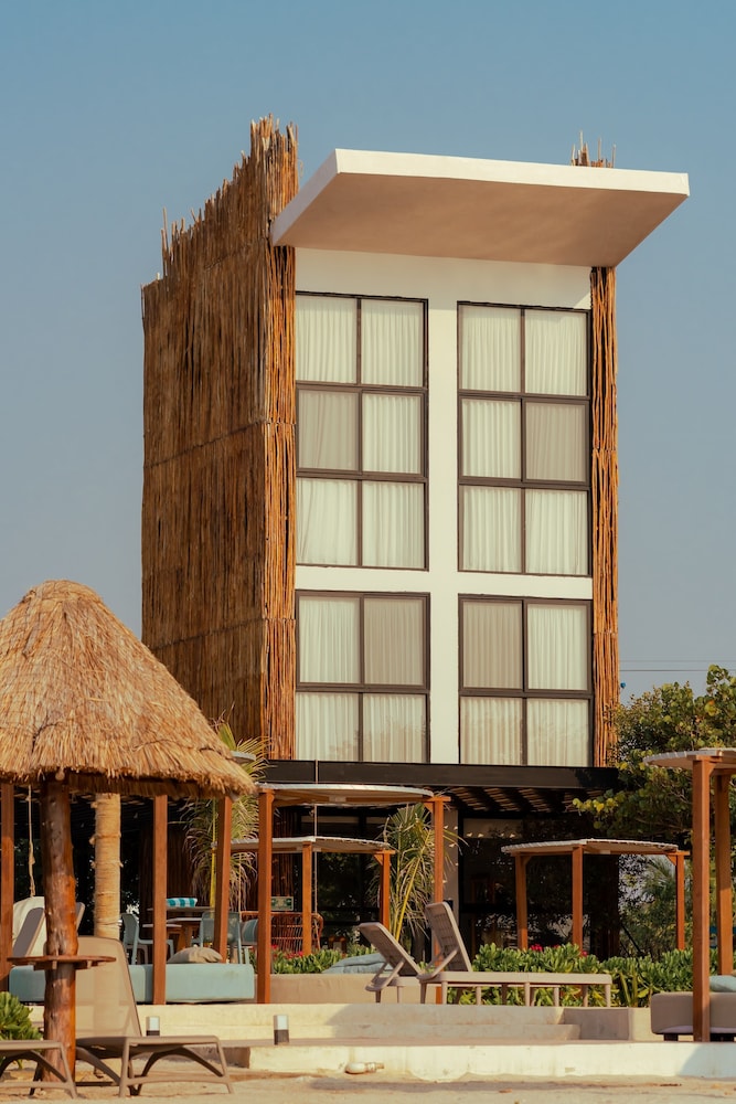 totem beach club