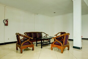 spot on 92648 wisma padi syariah panyipatannearwisata gunung birah