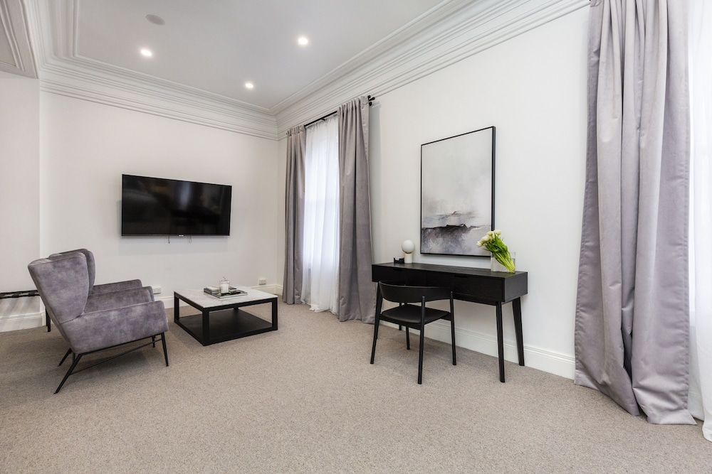 victoria hall apartments