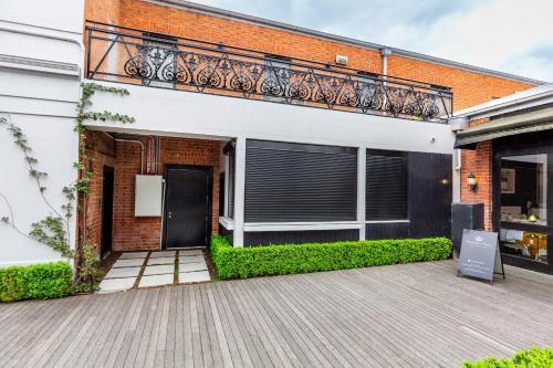 victoria hall apartments
