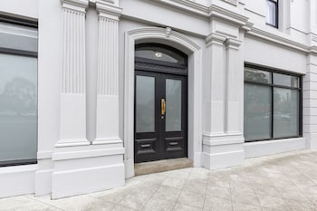 victoria hall apartments