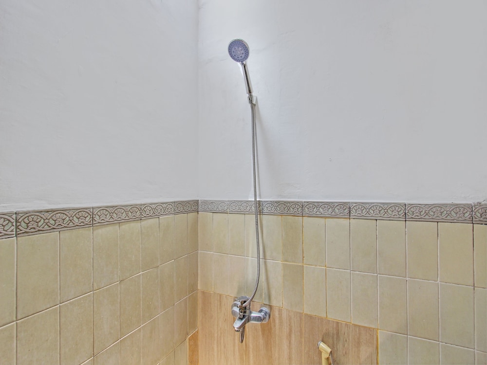 spot on 93182 hotel jaya kusuma