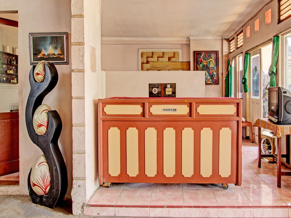 spot on 93182 hotel jaya kusuma