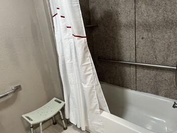 super 8 by wyndham suffolk tidewater