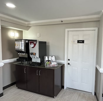 super 8 by wyndham suffolk tidewater