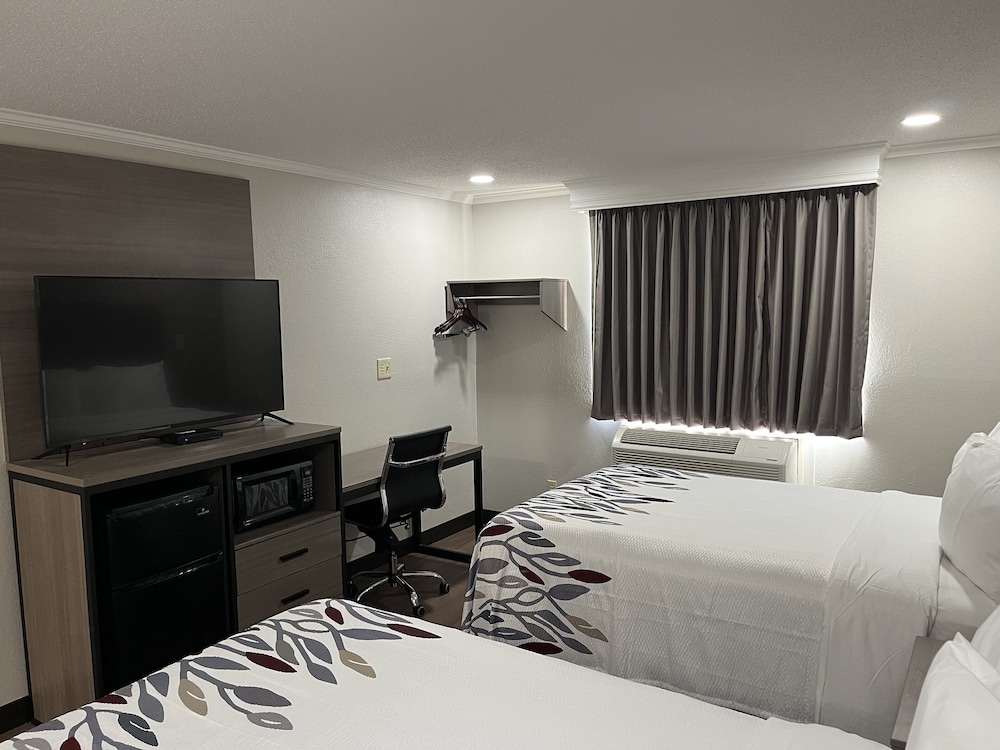 super 8 by wyndham suffolk tidewater